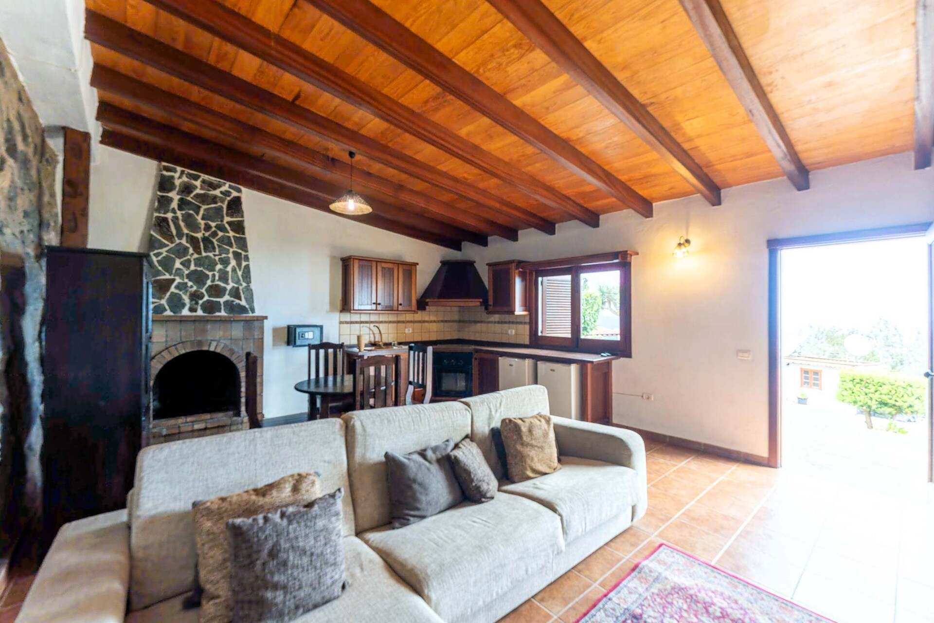 varwwwvhostsaviratodesign.comsuncanarias.com .aviratodesign.comwp contentuploads66 2.jpg